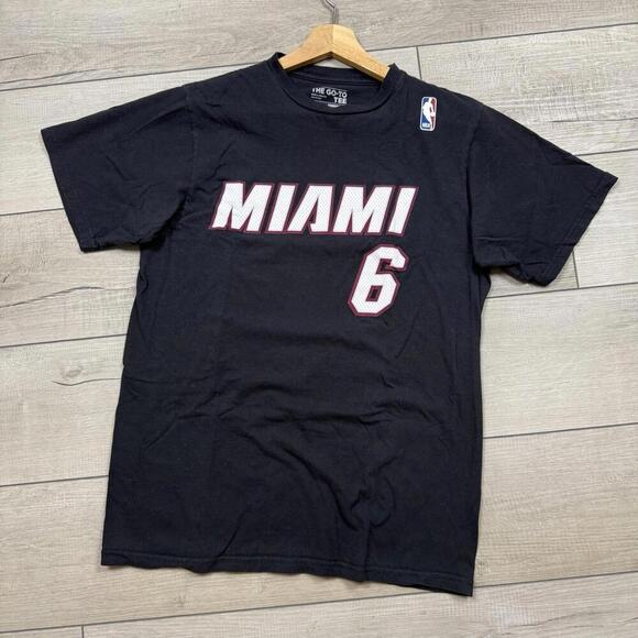Adidas Miami Heat LeBron James#6 NBA Graphic Tee Black Size M Go-To Tee Athletic - Picture 2 of 6